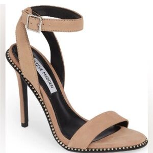 BRAND NEW Steve Madden Heel